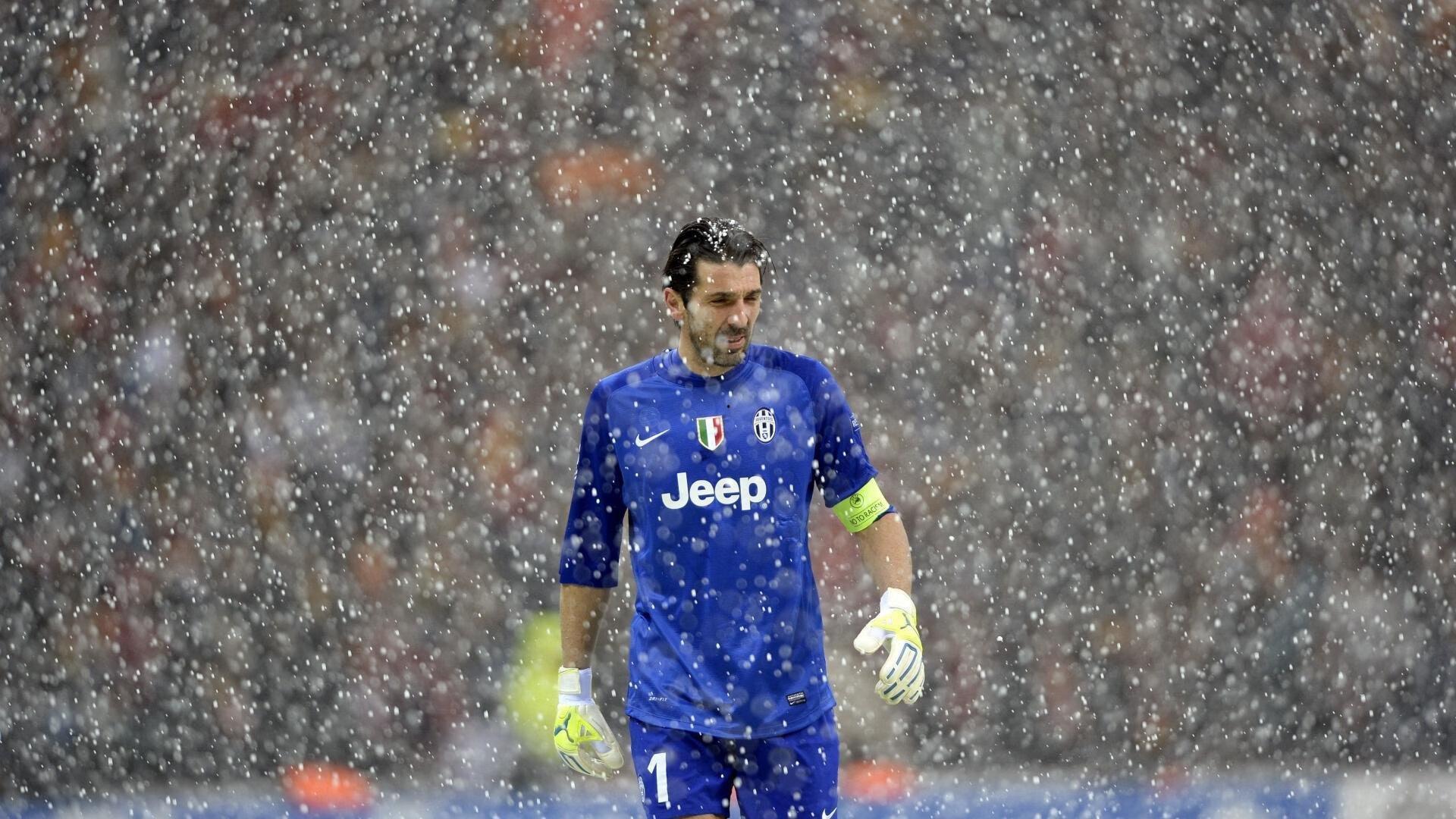 鲍威尔独揽25分率队捍卫主场，热火攻防压制终结勇士连胜势头