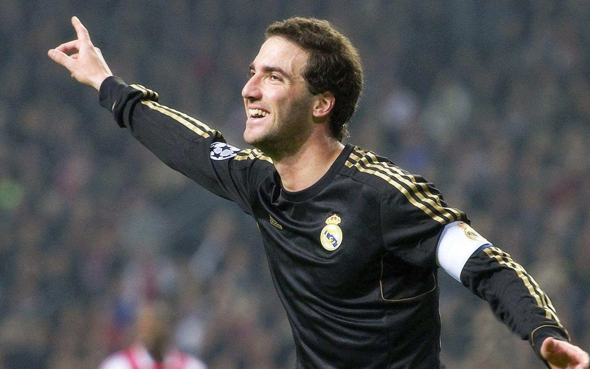 麦卡利斯特坦言，上赛季末的身体问题持续影响，本赛季状态起伏引关注